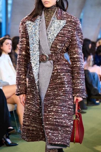 Look 9